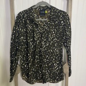 Lysse button up top